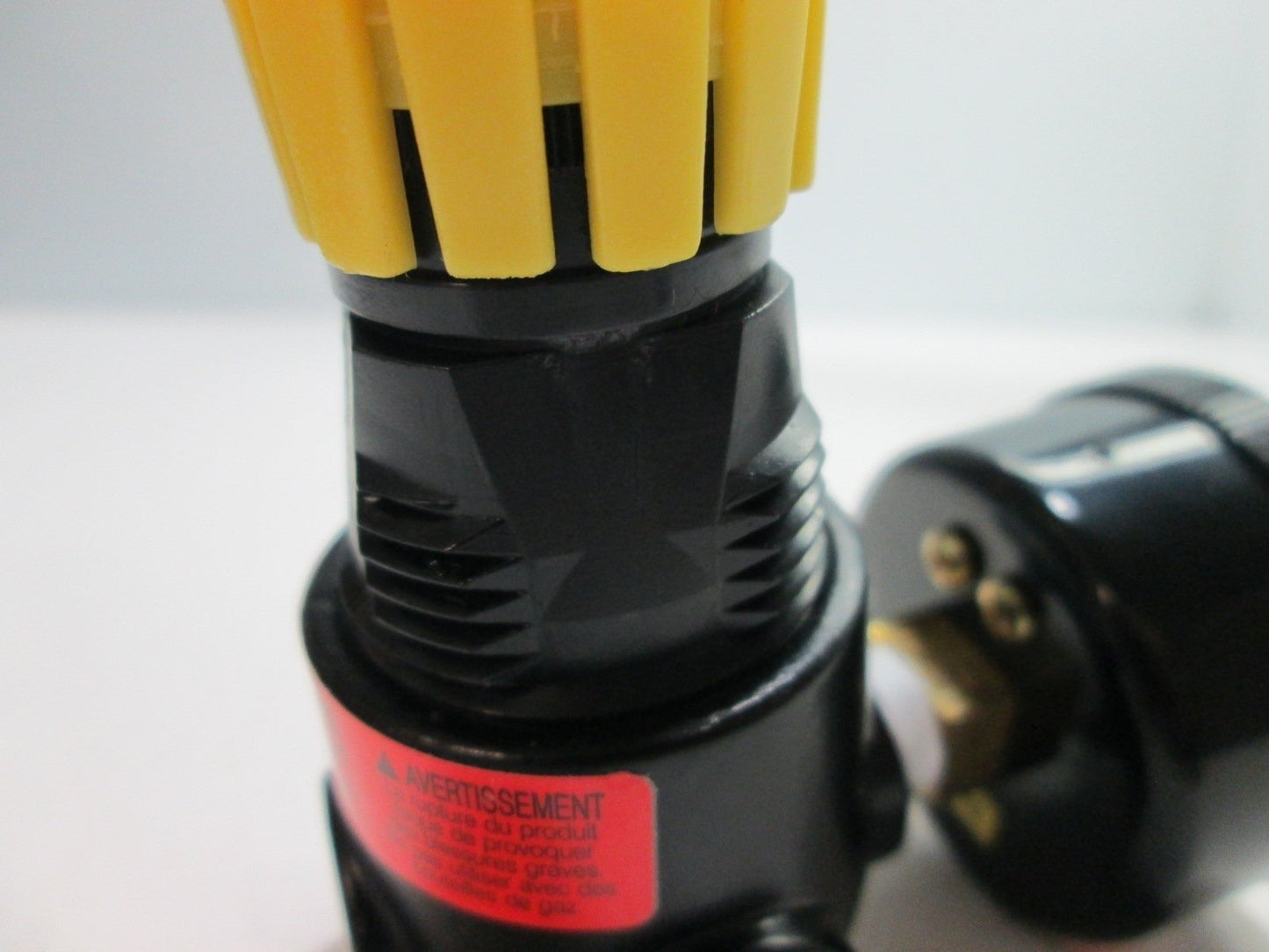 Used Parker 14R018FC Regulator With 0-160psi Gauge, Ports: 1/8" NPT, Rating: 300psi