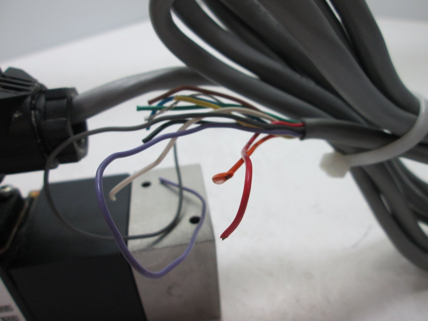 Used Barksdale PS2G-13 Pressure Switch, Voltage: 11-30VDC, Adj Pressure: 0-3000psi