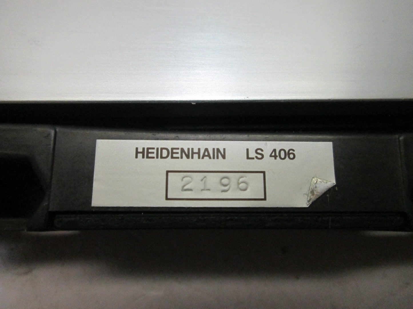Used Heidenhain LS 406 Linear Scale, 820mm Travel, 1æm Resolution, 310 110 31