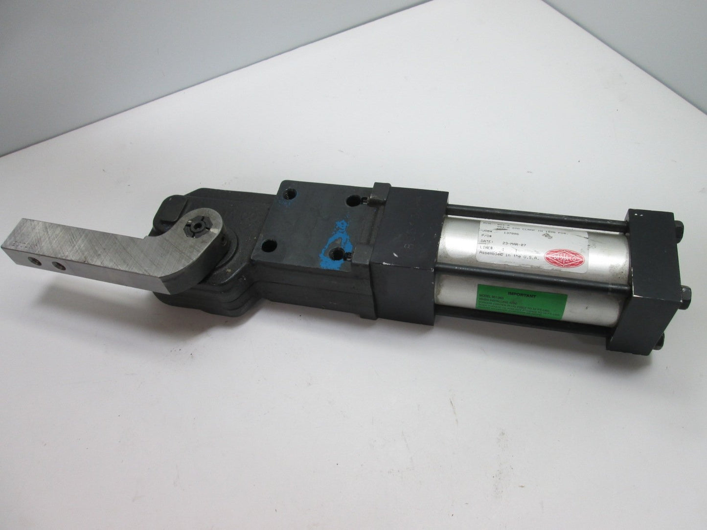 Used Destaco 864-R Clamp With #9 Arm, 90° Swing, 3/8" NPT Ports