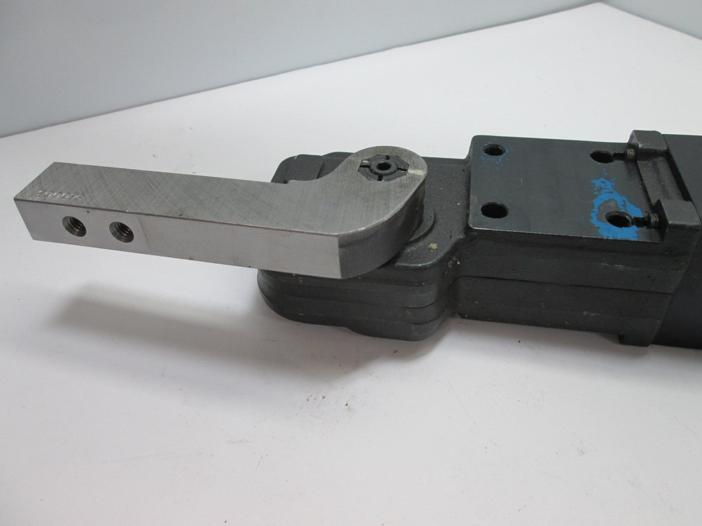 Used Destaco 864-R Clamp With #9 Arm, 90° Swing, 3/8" NPT Ports