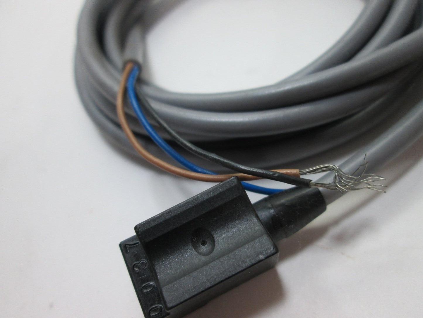 Used Parker P1A-2XHK Cylinder Position Sensor, Voltage: 10-30VDC, Output: PNP N/O