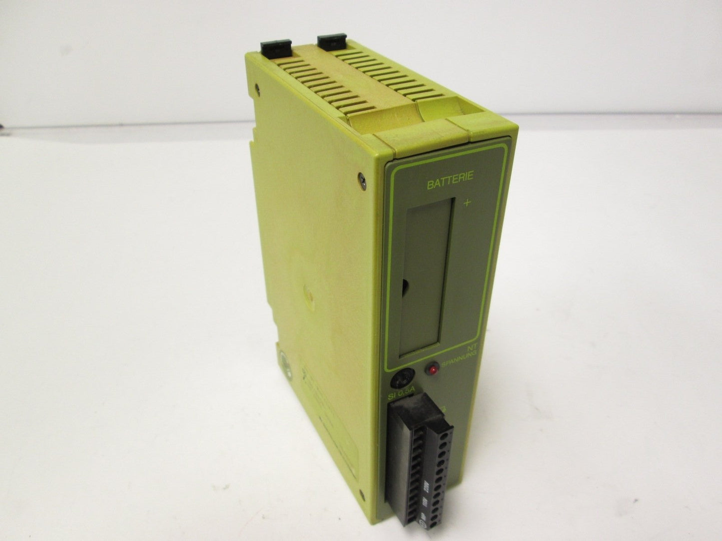 Used Pilz C-P8-NT 306052 PLC Power Supply Module 120/240VAC 40-60Hz 30VA