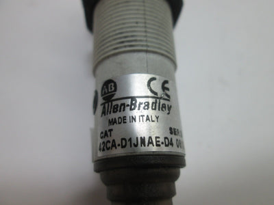 Used Allen Bradley 42CA-D1JNAE-D4 Photoelectric Sensor, Infrared: 880nm, 10-30VDC