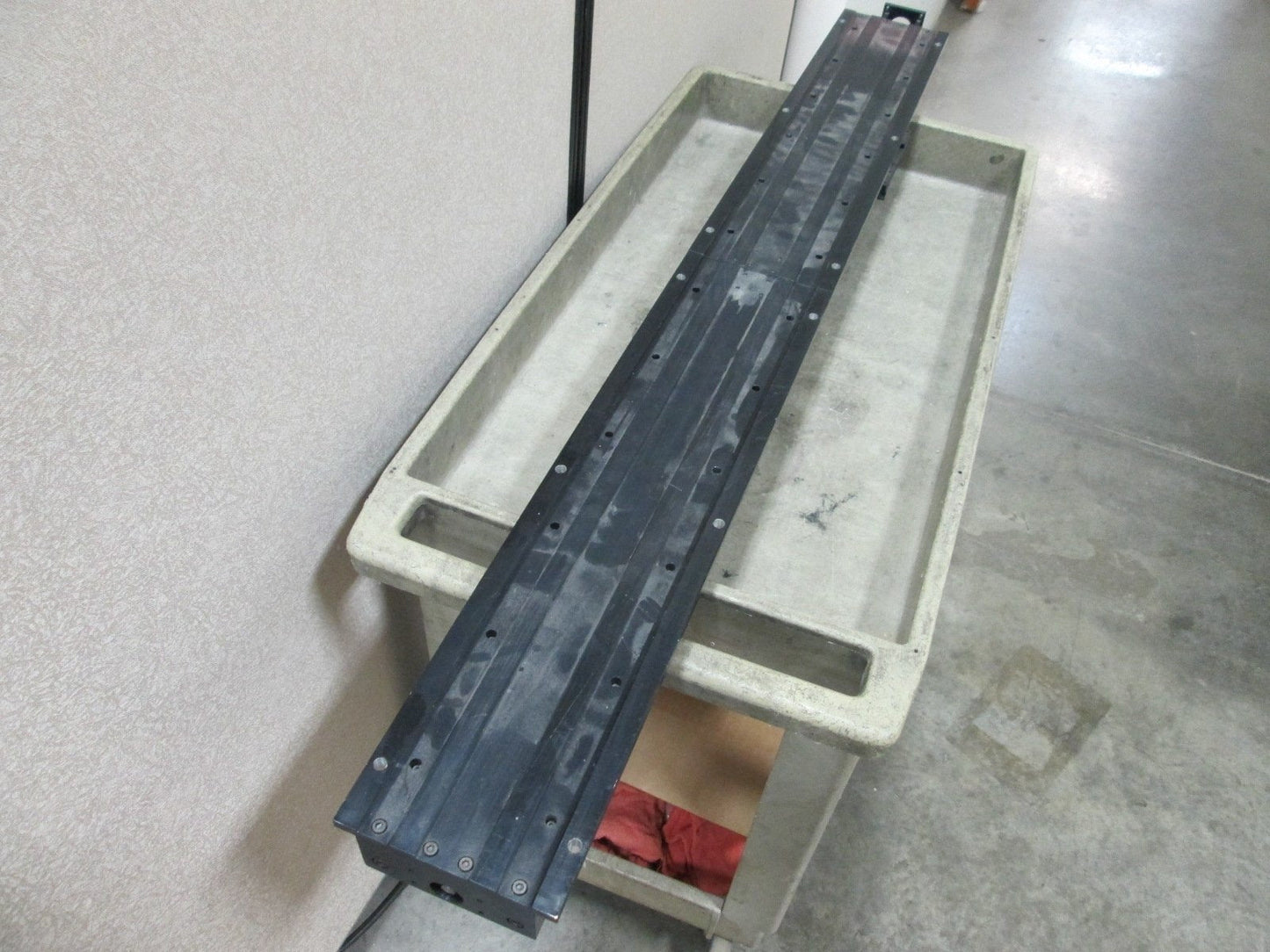 Used PIC Design LS1041V422T Lead Screw Positioner, Travel: 41", 5-5/8" x 5-5/8" Table