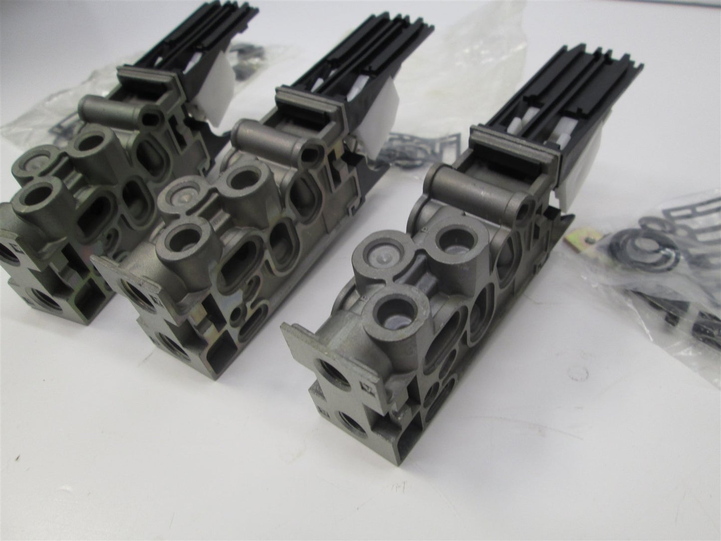 New – Open box Lot of 3 New SMC MBF2610-02-1A Manifold Sub Assembly Base w/ Terminal, NVFS