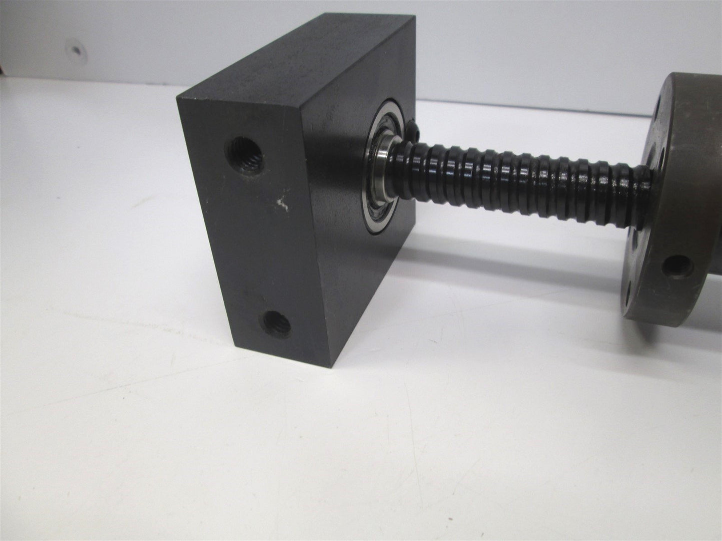 Used Linear Screw, Ball Bearings w/End Support Blocks, 0.7" Dia, 10" Thread Length
