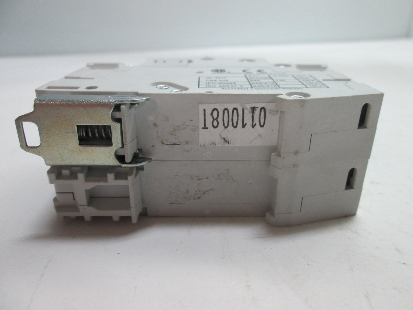 Used Cutler Hammer WMS2C08 Miniature Circuit Breaker, DIN, 2-Pole, Rating: 450VAC 8A