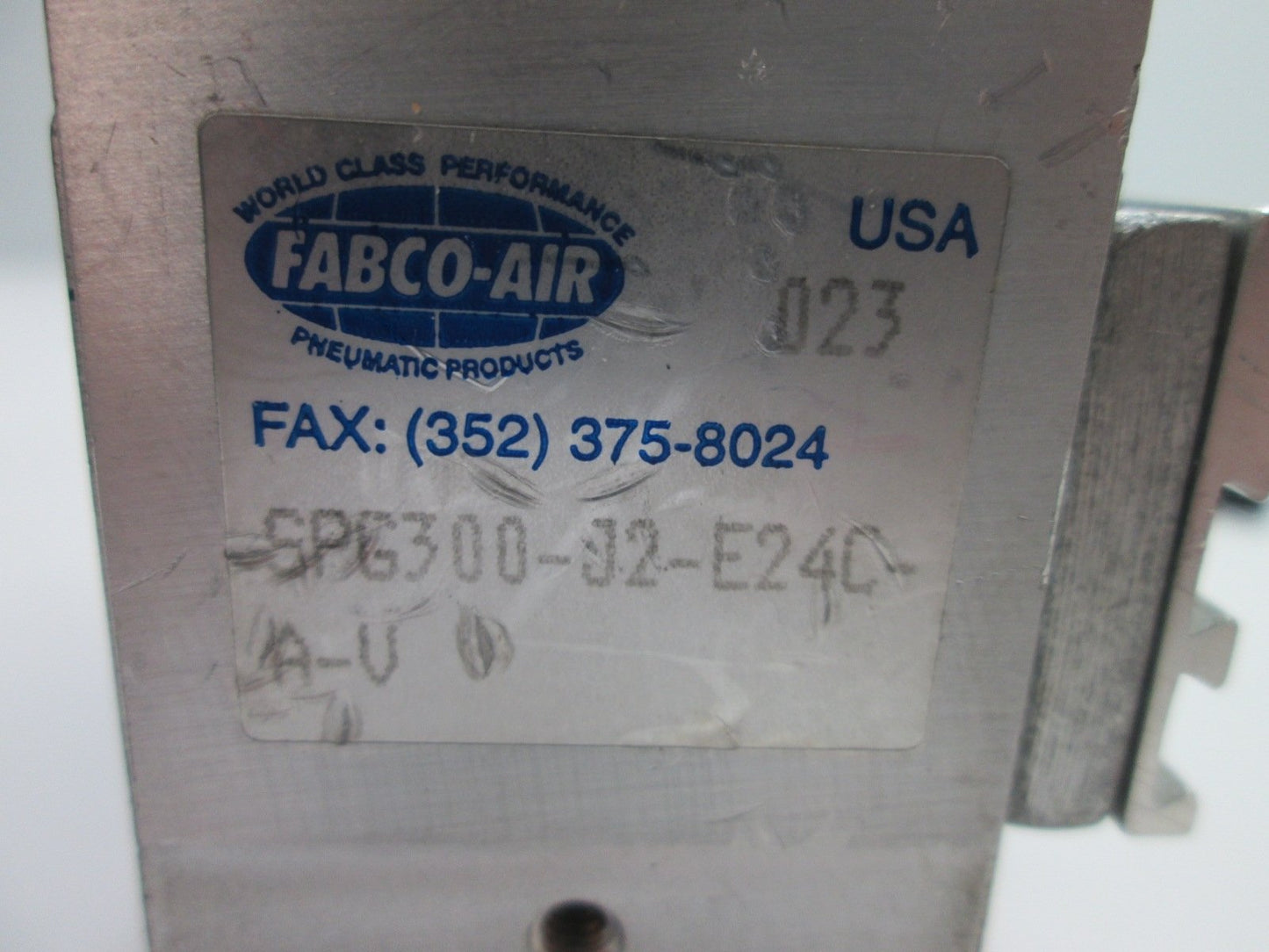 Used Fabco-Air SPG300-J2-E24C-A-V Parallel Gripper, 22 lbf, 0.54" Stroke, w/ Sensors