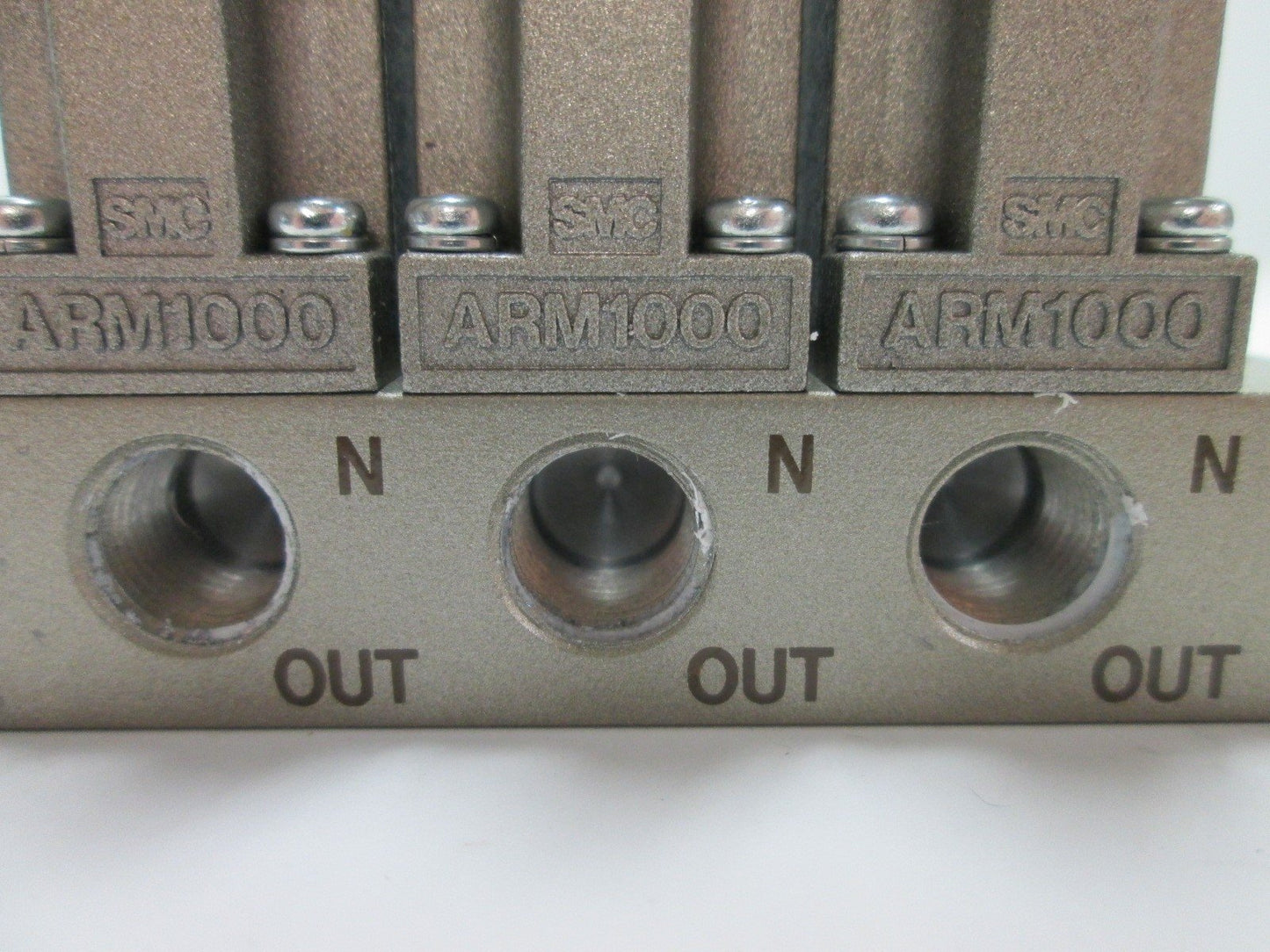 Used Bank of 3 SMC ARM1000 Manifold Regulators, Max Pressure: 0.8MPa (116psi)