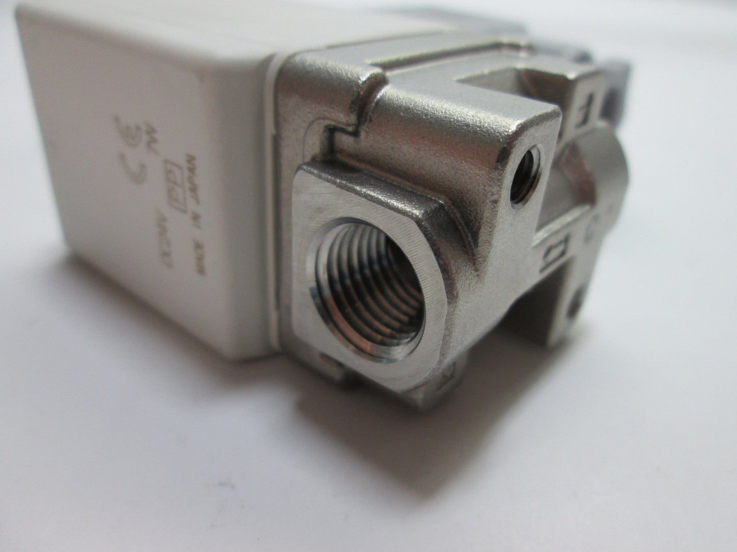 New SMC VXN22SG Valve, For Air/Water, Pressure: 180psi Max, Ports: 1/4" NPT