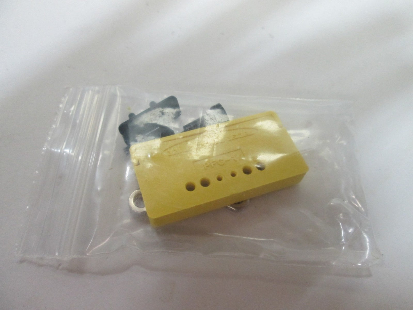 New Banner PBPF26U Fiber Optic Sensor, End Size: M4/1.65mm/1.27mm