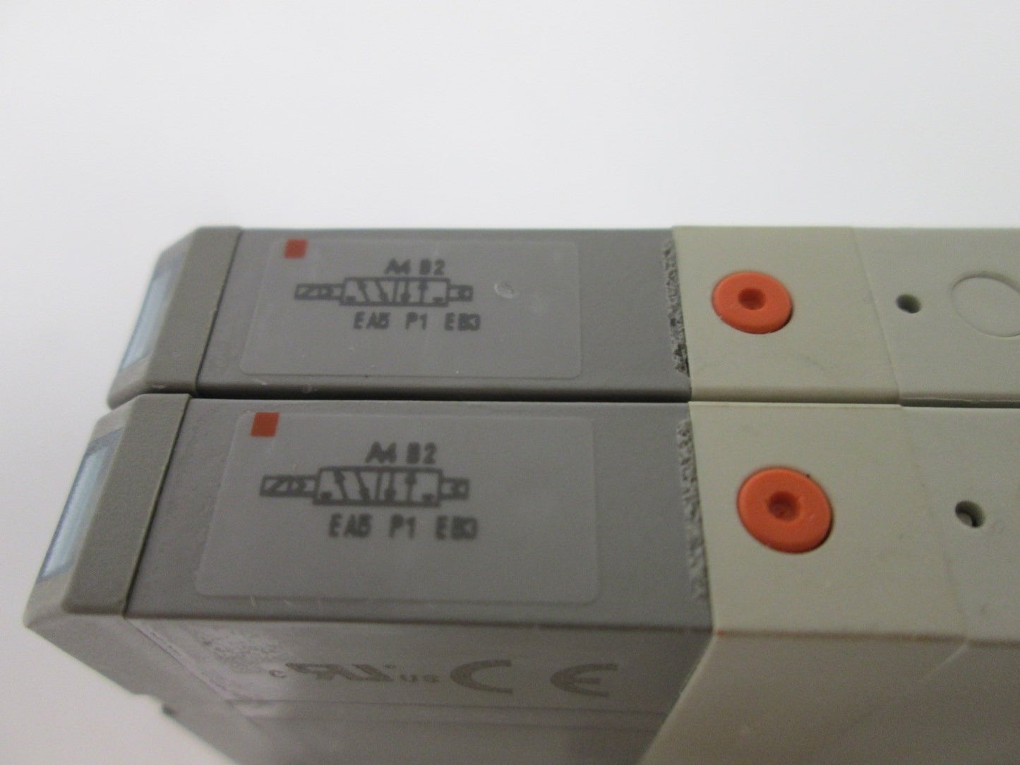 Used Manifold of 2 SMC SV1100-5FU Pneumatic Solenoid Valves, Pressure: 0.15-0.7MPa