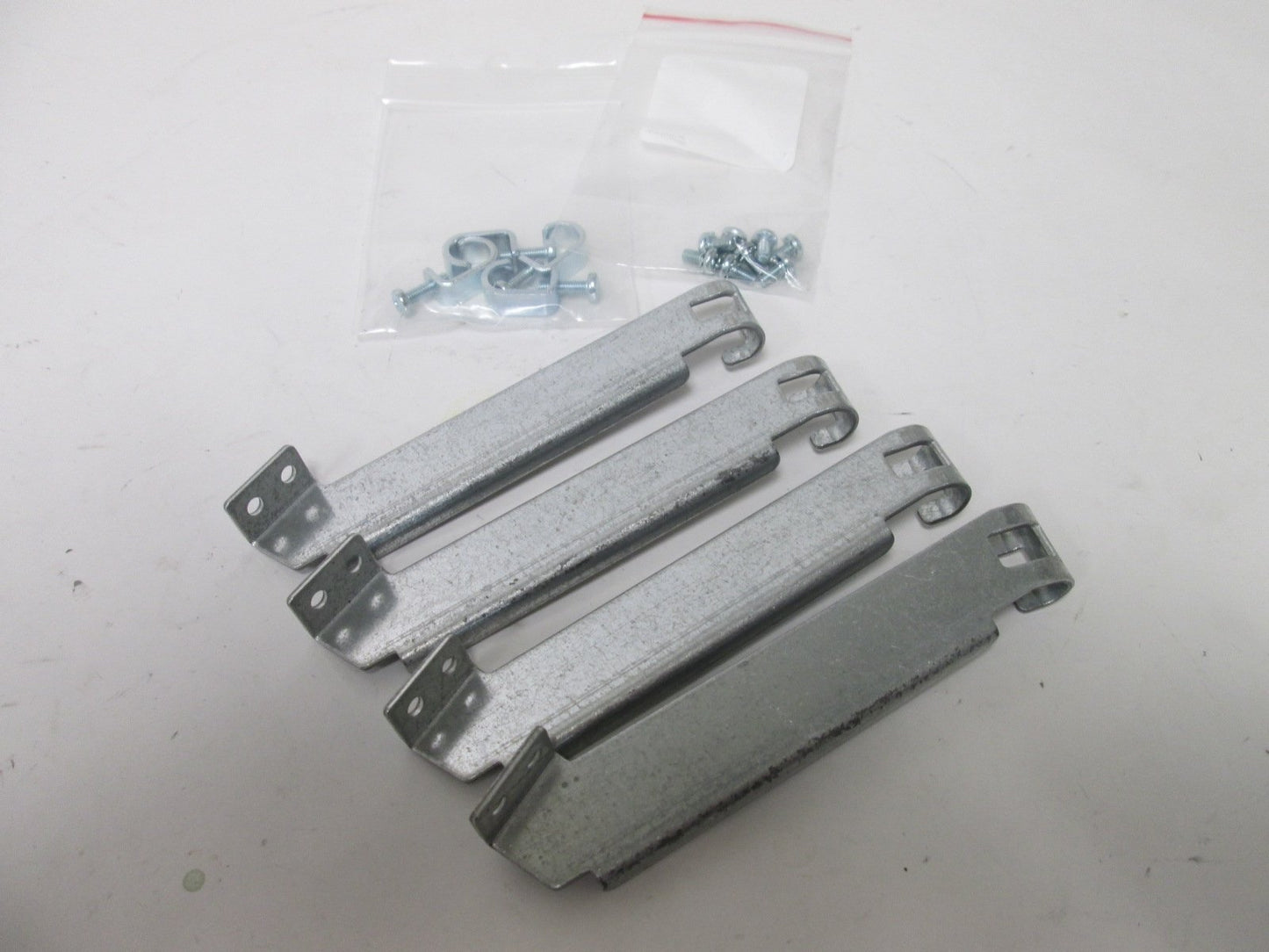 New Allen Bradley 2090-K2KSCLAMP-4 Motor Cable Shield Clamp Kit, 4-Sets
