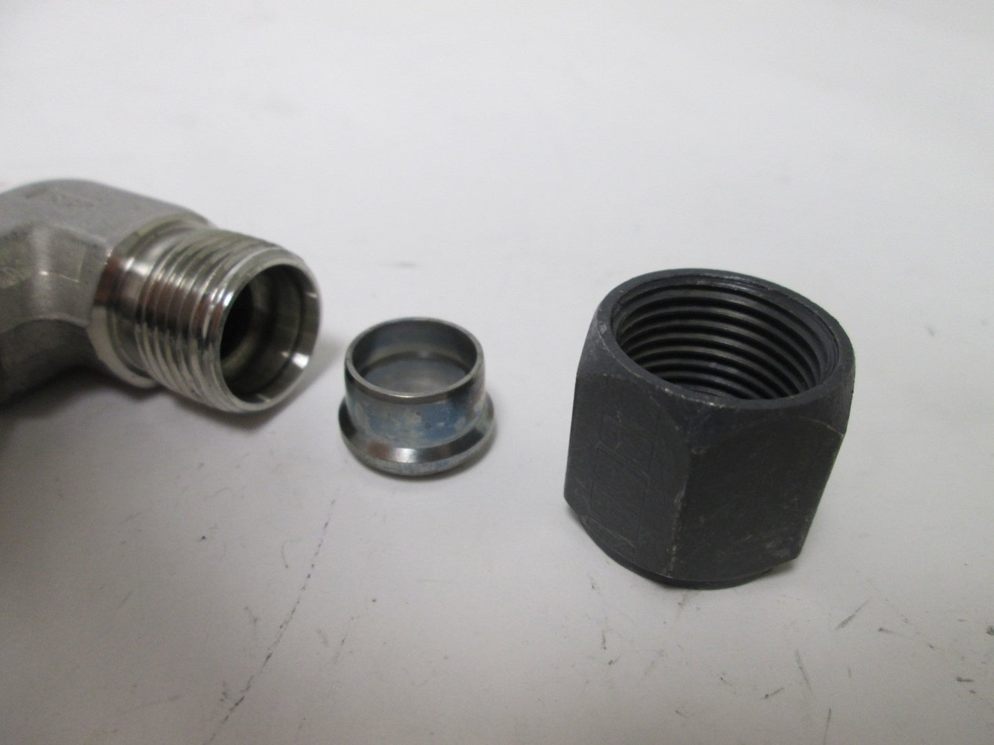 Used Lot of 2 SSP 1/2" Compression Elbows 90°, 1-Piece Ferrule, 316 Stainless Steel