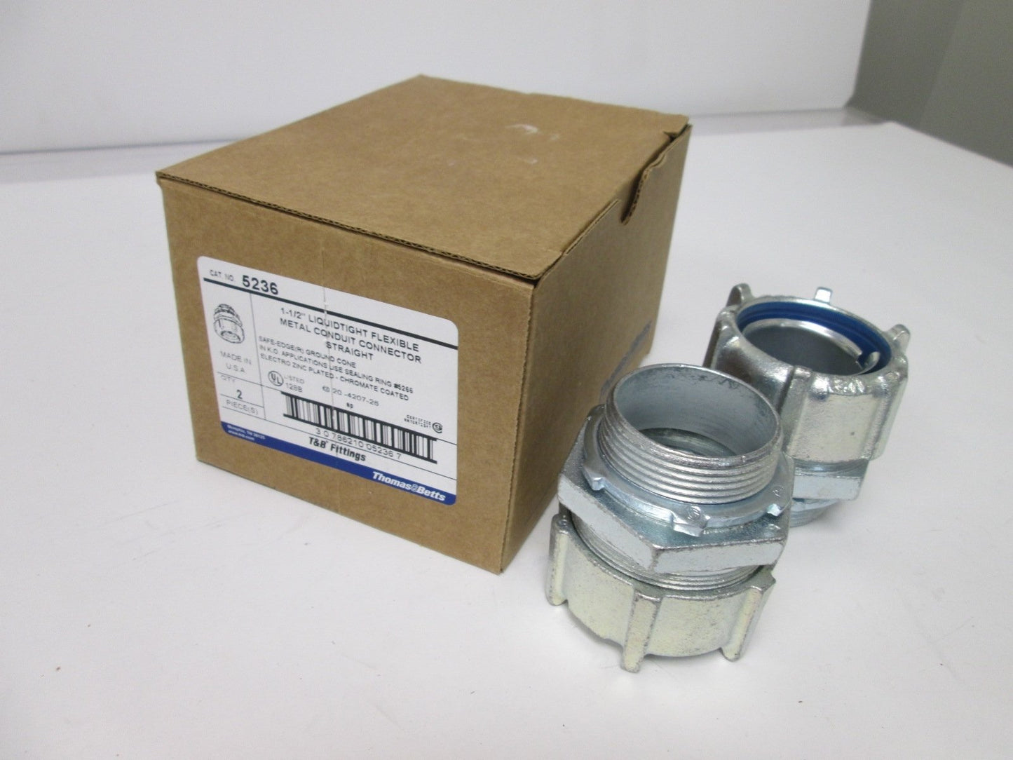 New Box of 2 New Thomas & Betts 5236 1-1/2" Liquidtight Straight Conduit Fittings