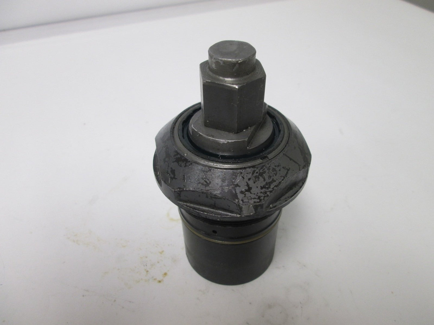 Used Enerpac WFC222 Hydraulic Work Support, Pressure Rating: 5000psi, Stroke: 0.41"