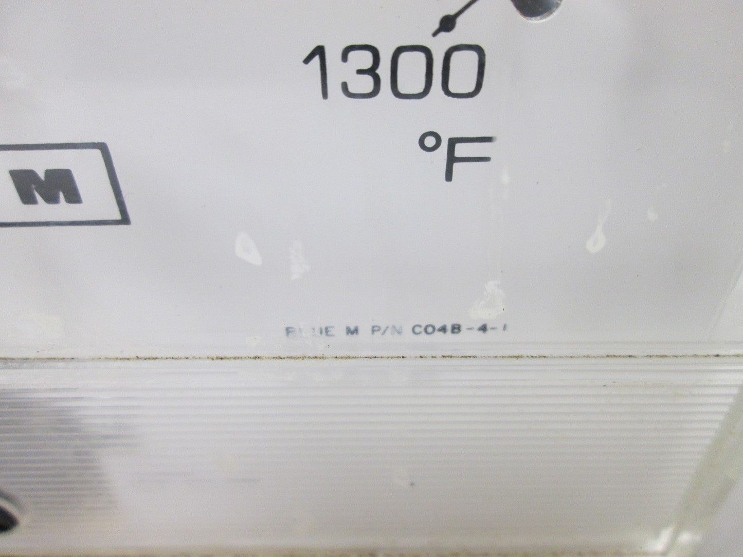 Used Blue M CO4B-4-I Temperature Display, Range: 0-1300°F (0-710°C), *Stuff on Face*