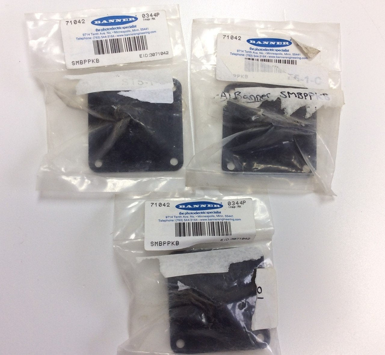 New Lot of 3 Banner Engineering SMBPPKB CCTV 2.5 x 2.5 Square Base Mounting Bracket