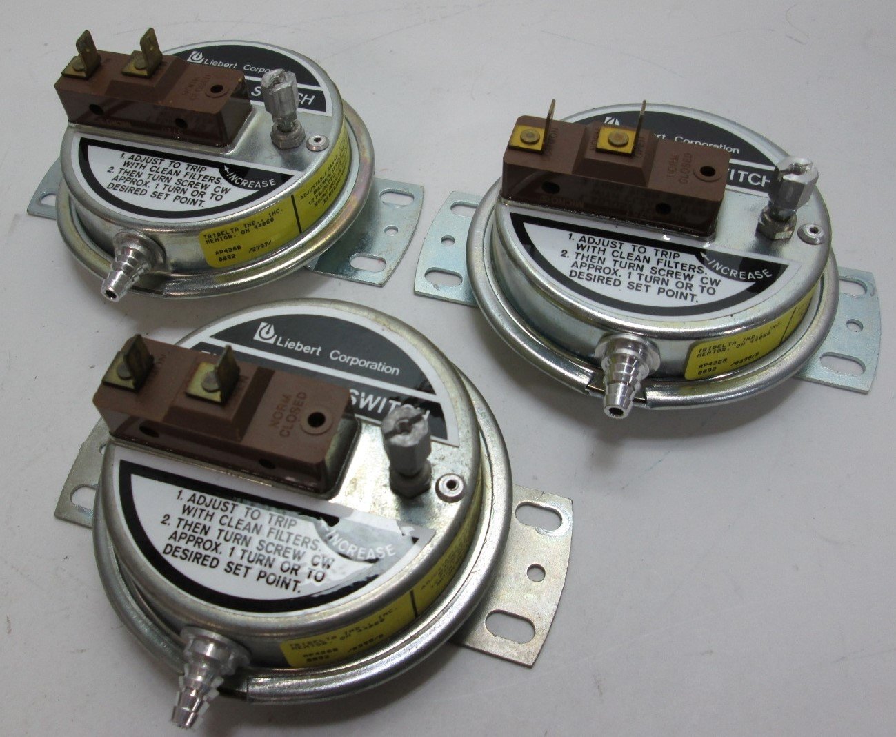 Used Lot of 3 Liebert Honeywell AP4268 Filter Clog Switches 24-277 VAC 60HZ 10 Amp