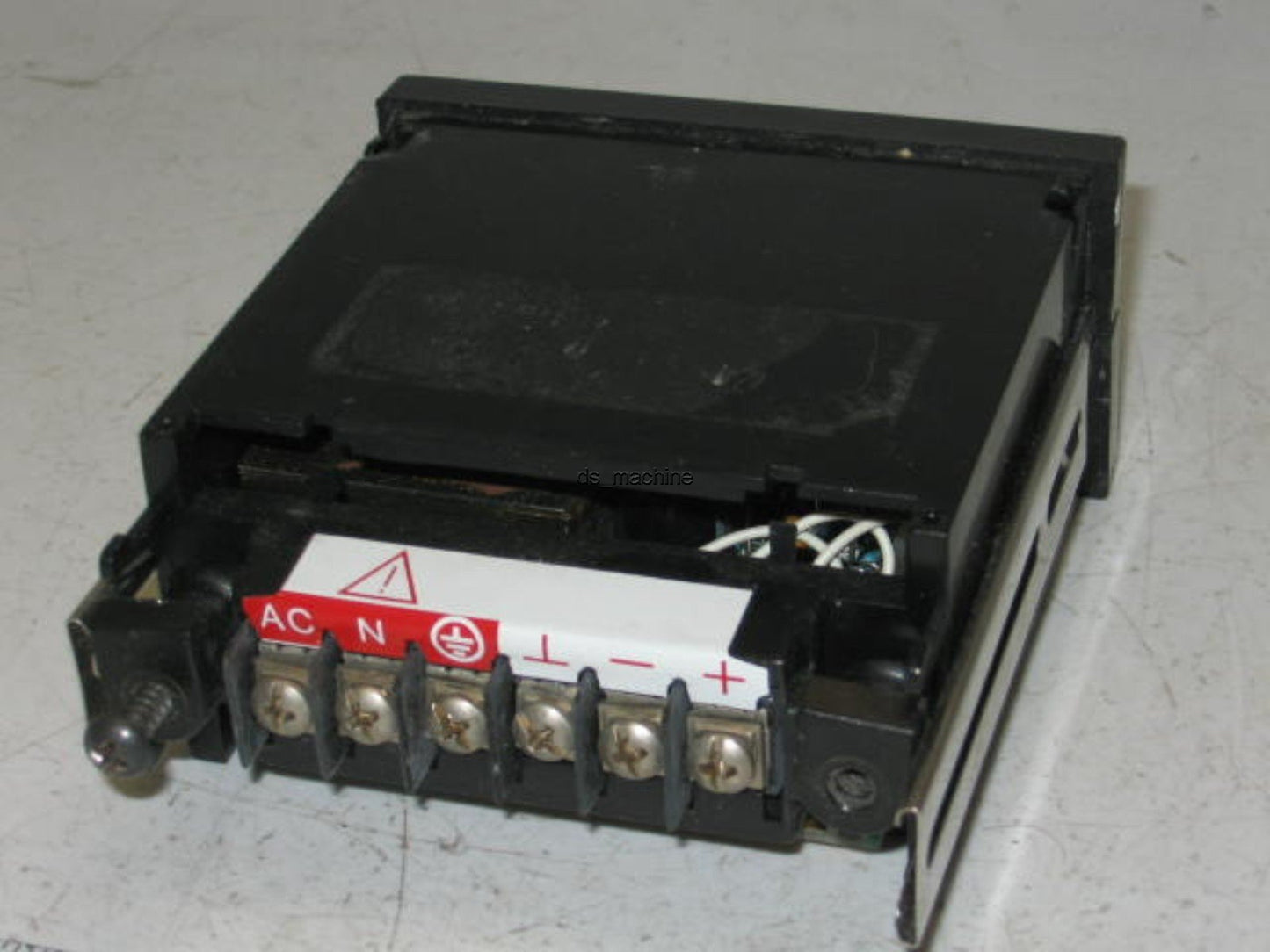 Used Newport 202A-P-FS Panel Process Meter, 3-1/2 Digit Display, Input 0-10VDC