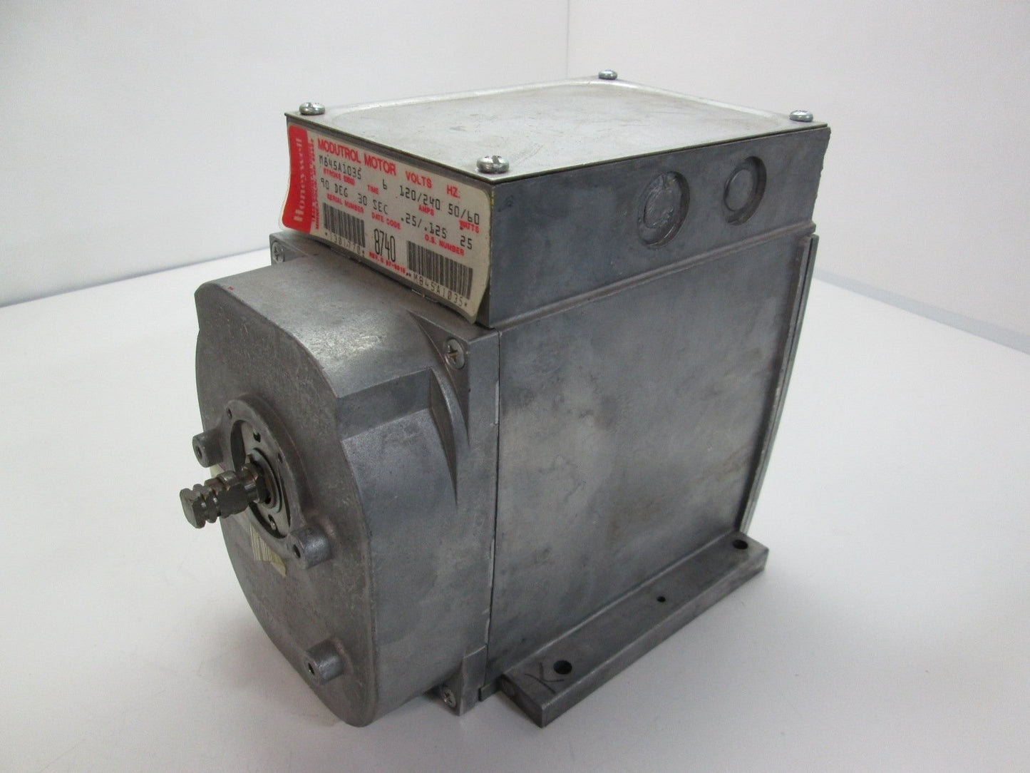 Used Honeywell Modutrol M845A1035 Motor HVAC 120/240VAC 50/60Hz 0.25/0.125 Amps 25W