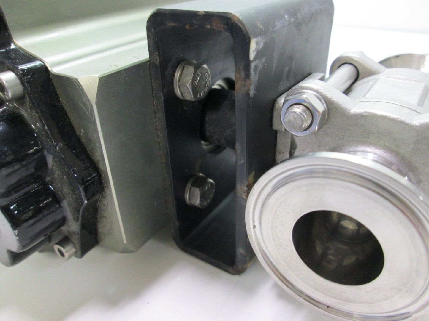 Used Radius AS-008 Pneumatic Actuator W/ 3-Piece Stainless Steel Ball Valve 120 PSIG