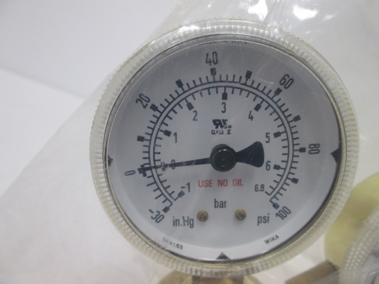 New Advanced B1-75 APD175NV Gas Regulator, Max Inlet Pressure: 3000psi