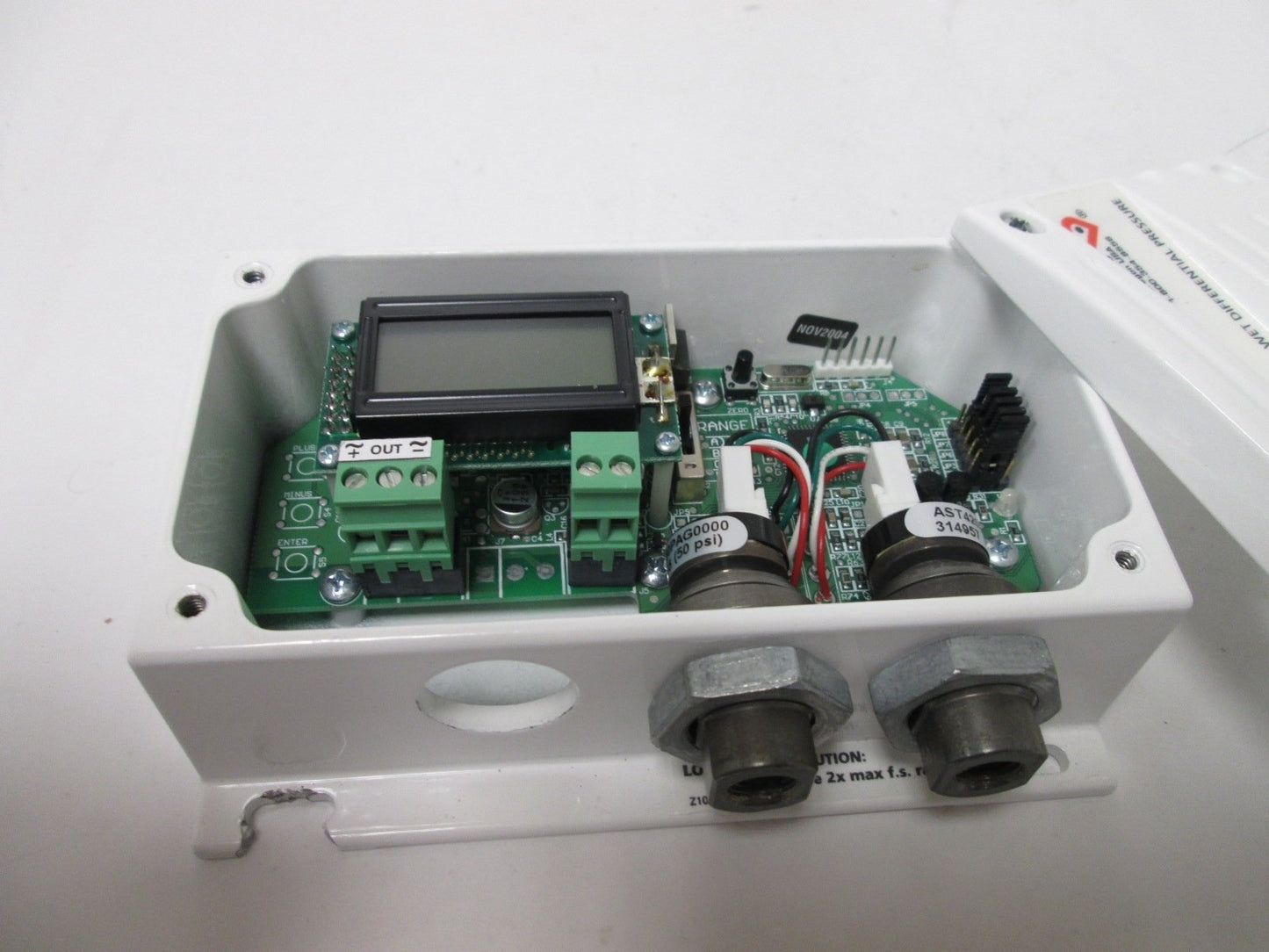 For parts or not working Veris PWLX03S Wet Differential Pressure Transducer, *For Parts*, Power: 12-30VDC