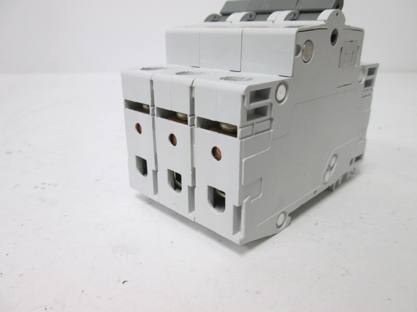 Used Cutler Hammer WMS3C06 Circuit Breaker, 3-Pole, Rating: 415VAC 6A, DIN Rail Mount