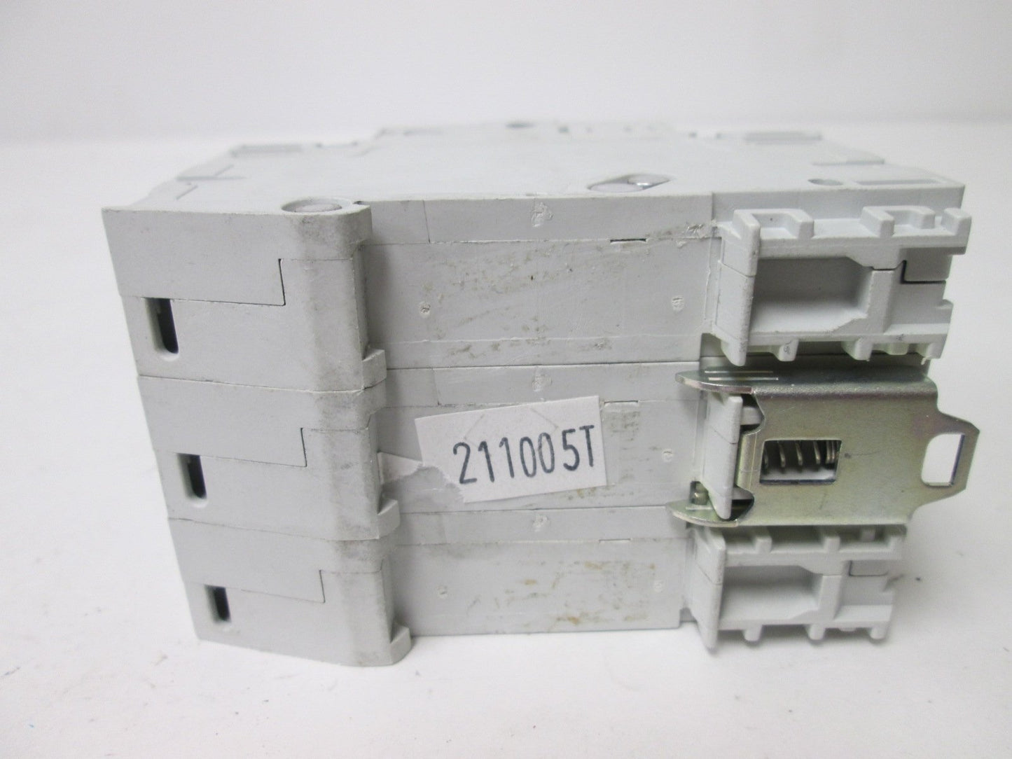 Used Cutler Hammer WMS3C07 Circuit Breaker, 3-Pole, Rating: 415VAC 7A, DIN Rail Mount