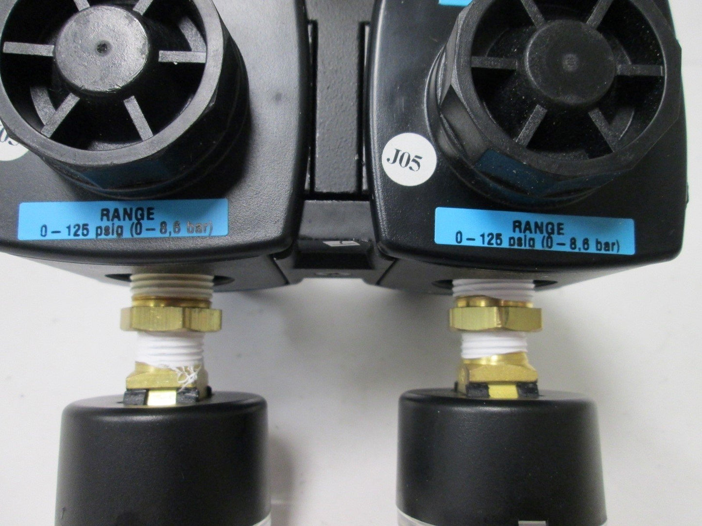 Used Lot of 2 Wilkerson R19-03-FC00 Regulators, Set Pressure: 0-125psi, Inlet: 300psi