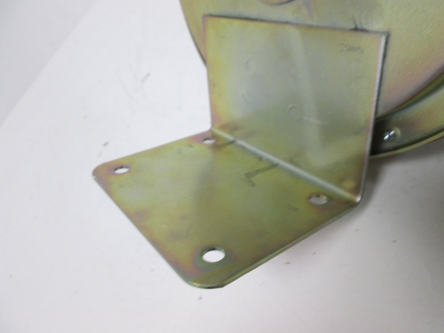 Used Dwyer 1640-0 Floating Contact Null Switch, Range: 0.01-0.2" W.C., SPDT, 1/8" NPT