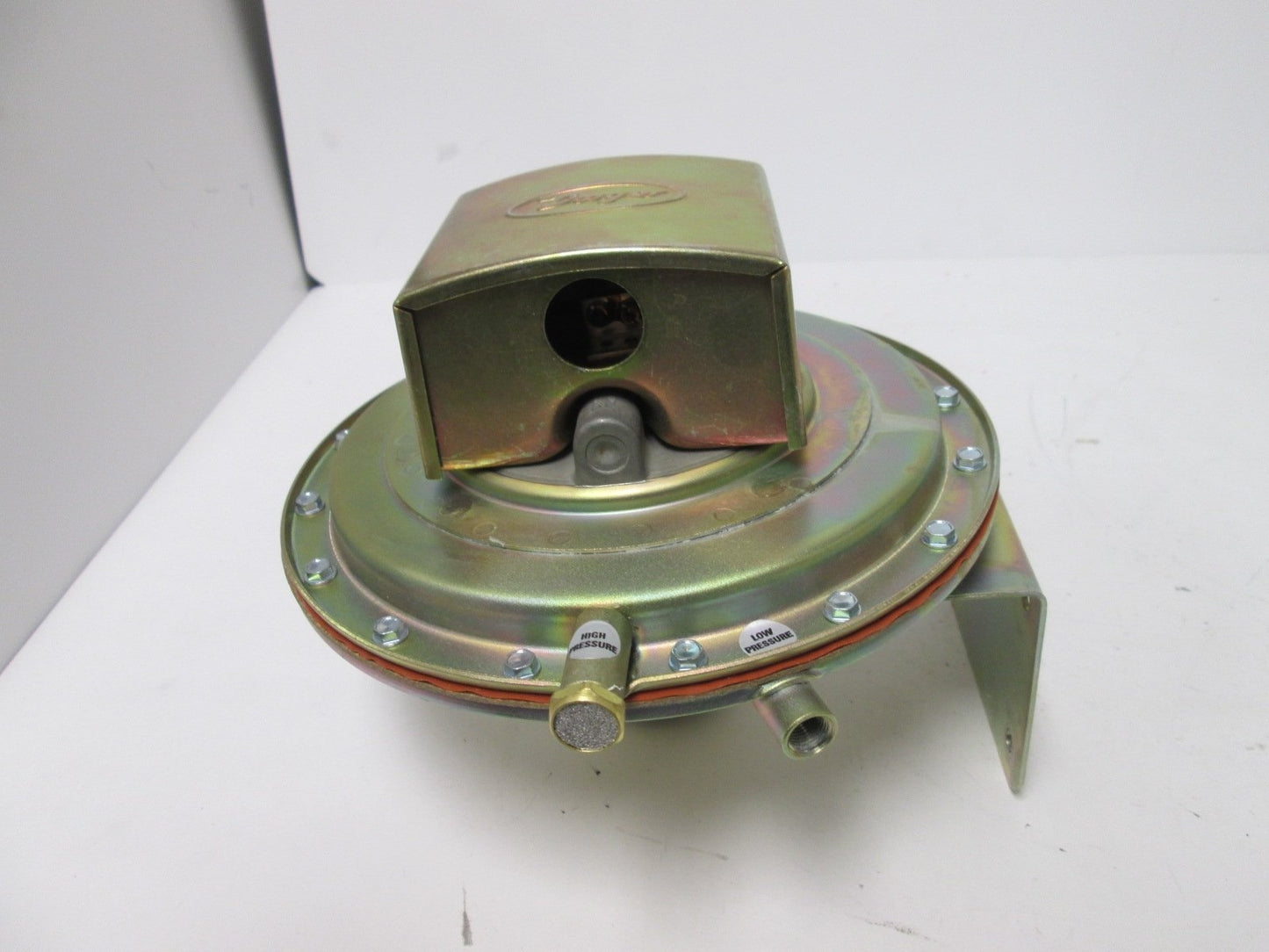 Used Dwyer 1640-0 Floating Contact Null Switch, Range: 0.01-0.2" W.C., SPDT, 1/8" NPT