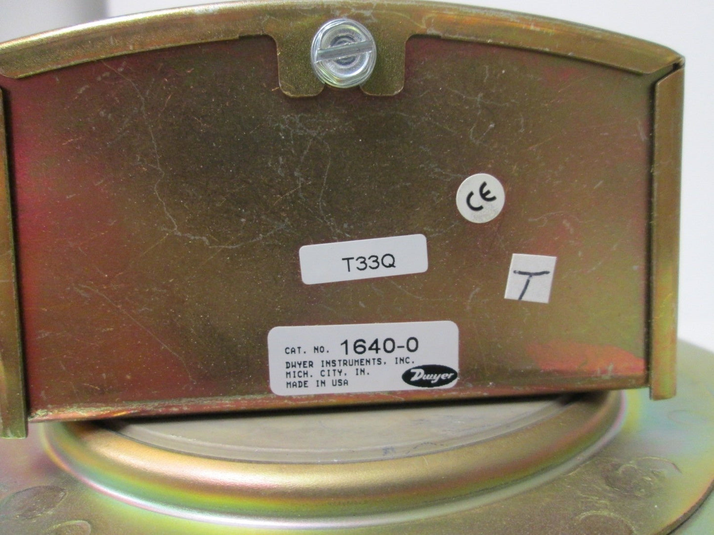 Used Dwyer 1640-0 Floating Contact Null Switch, Range: 0.01-0.2" W.C., SPDT, 1/8" NPT