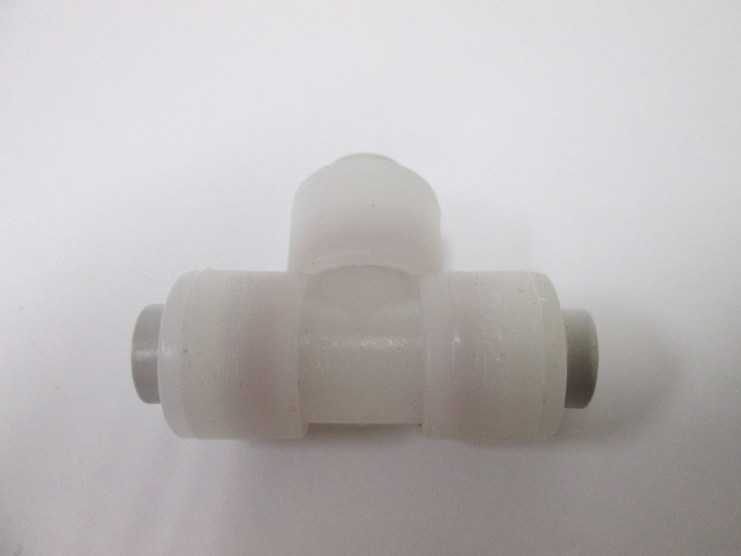 Used Lot of 10 Parker F4TU4 Parflex Tee Fittings, For 1/4" Tubing, Pressure: 300psi