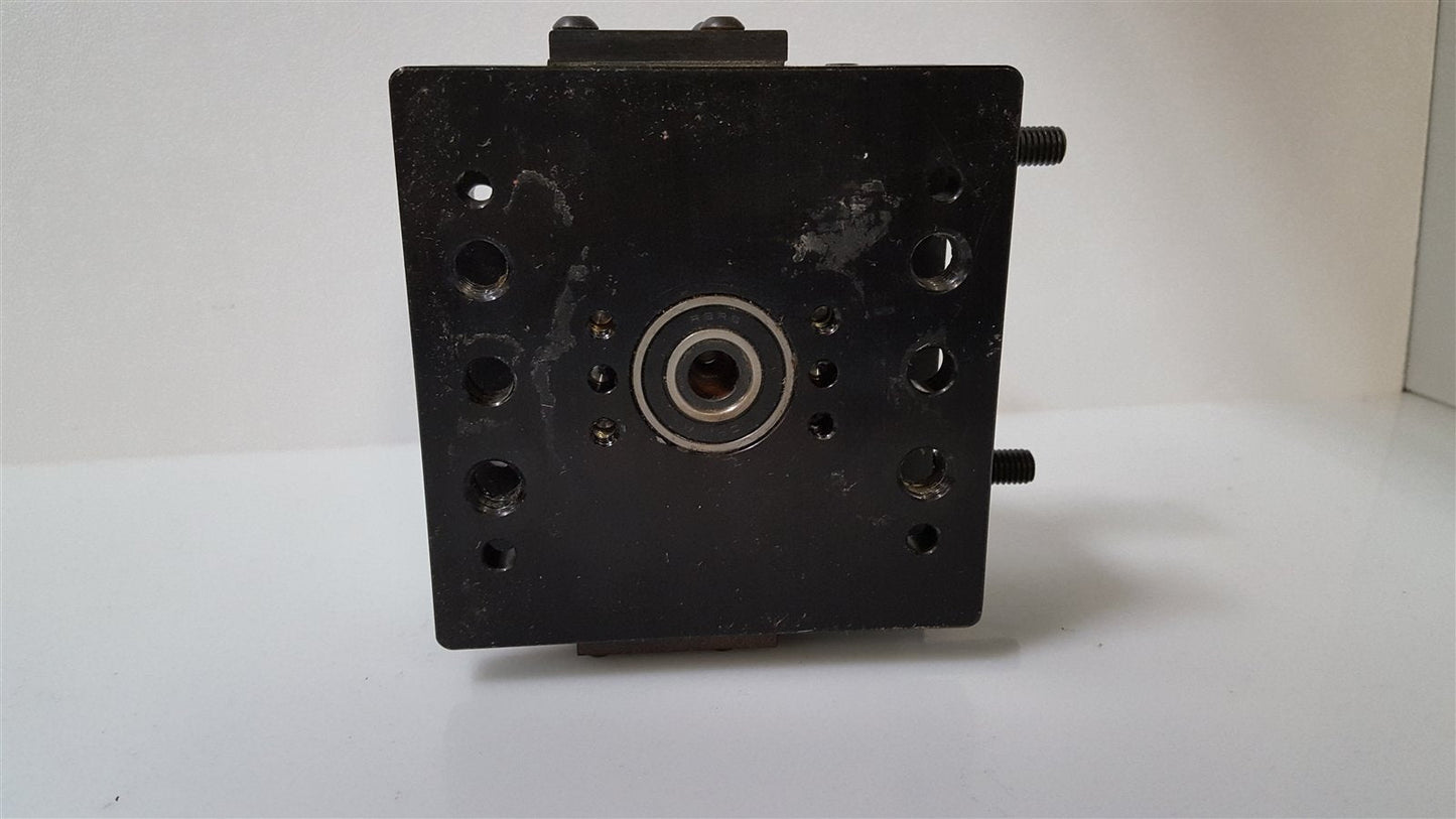 Used DESTACO DRF-106M-90 Rotary Actuator Pneumatic 90-Degree Flanged 4" Black Base