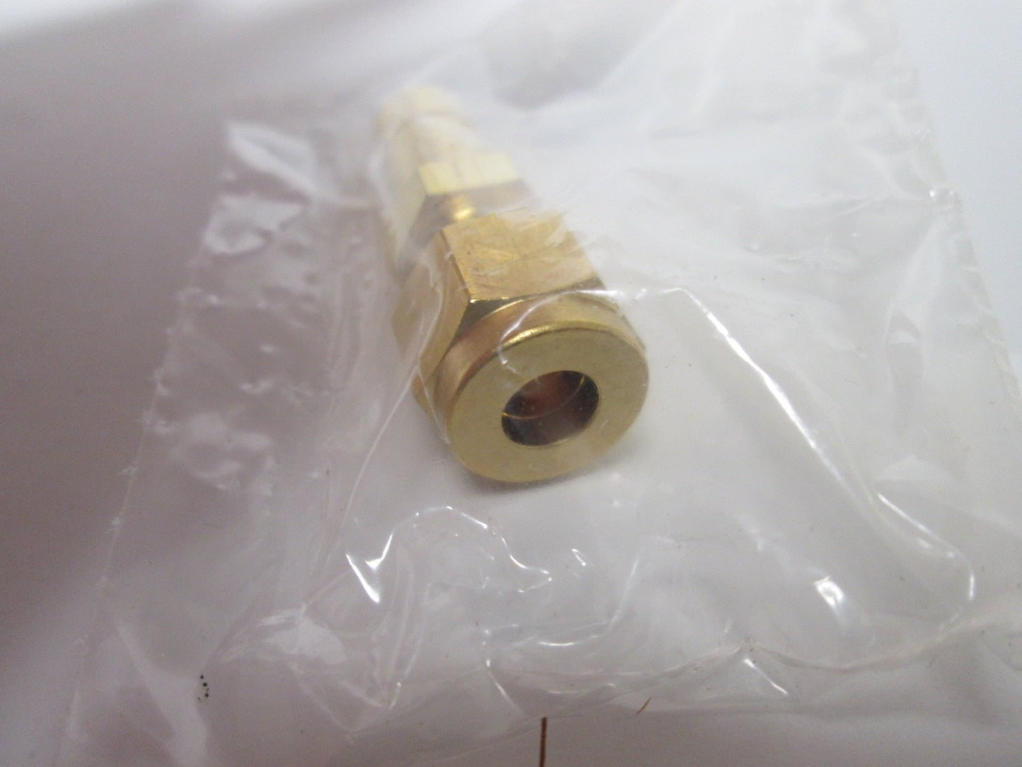 New Lot of 5 SSP Instrumentation IBD4R6 Tube Stub Adapters, Material: Brass