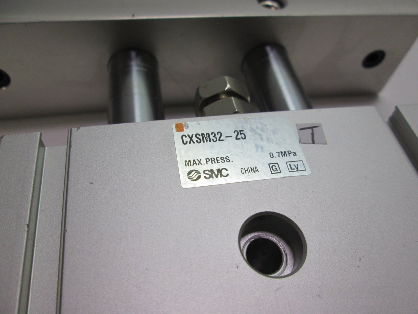 Used SMC CXSM32-25 Dual Rod Guided Pneumatic Actuator Cylinder 25mm Stroke Block