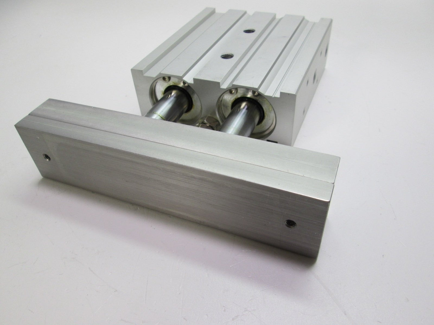 Used SMC CXSM32-25 Dual Rod Guided Pneumatic Actuator Cylinder 25mm Stroke Block