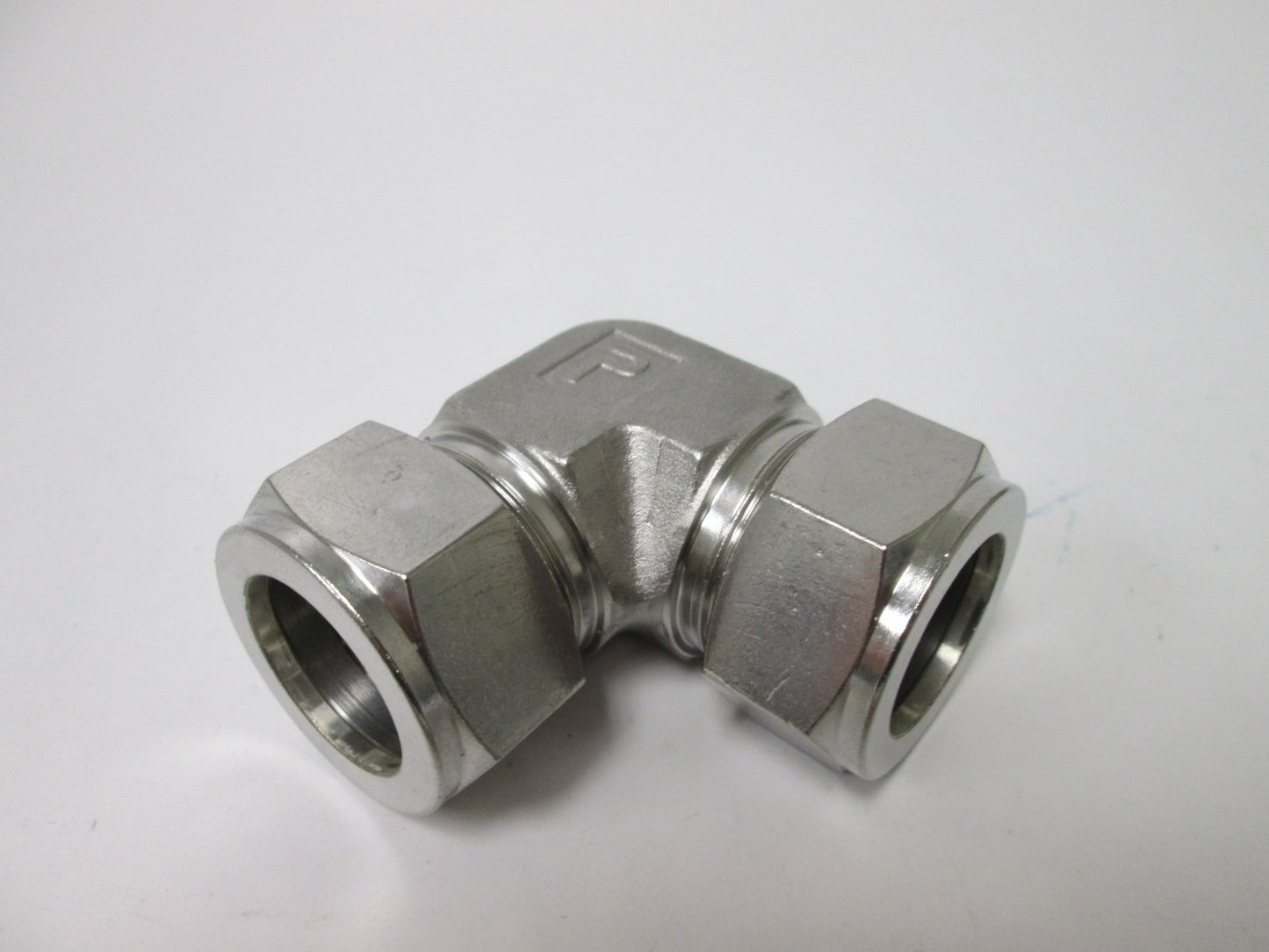Used Parker Compression Tube Connection, 90 Elbow, Connections: 1" Tube OD