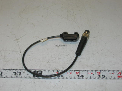 Used Banner VS1RN5CV10Q Photoelectric Sensor 12-24VDC Dark Operate NPN