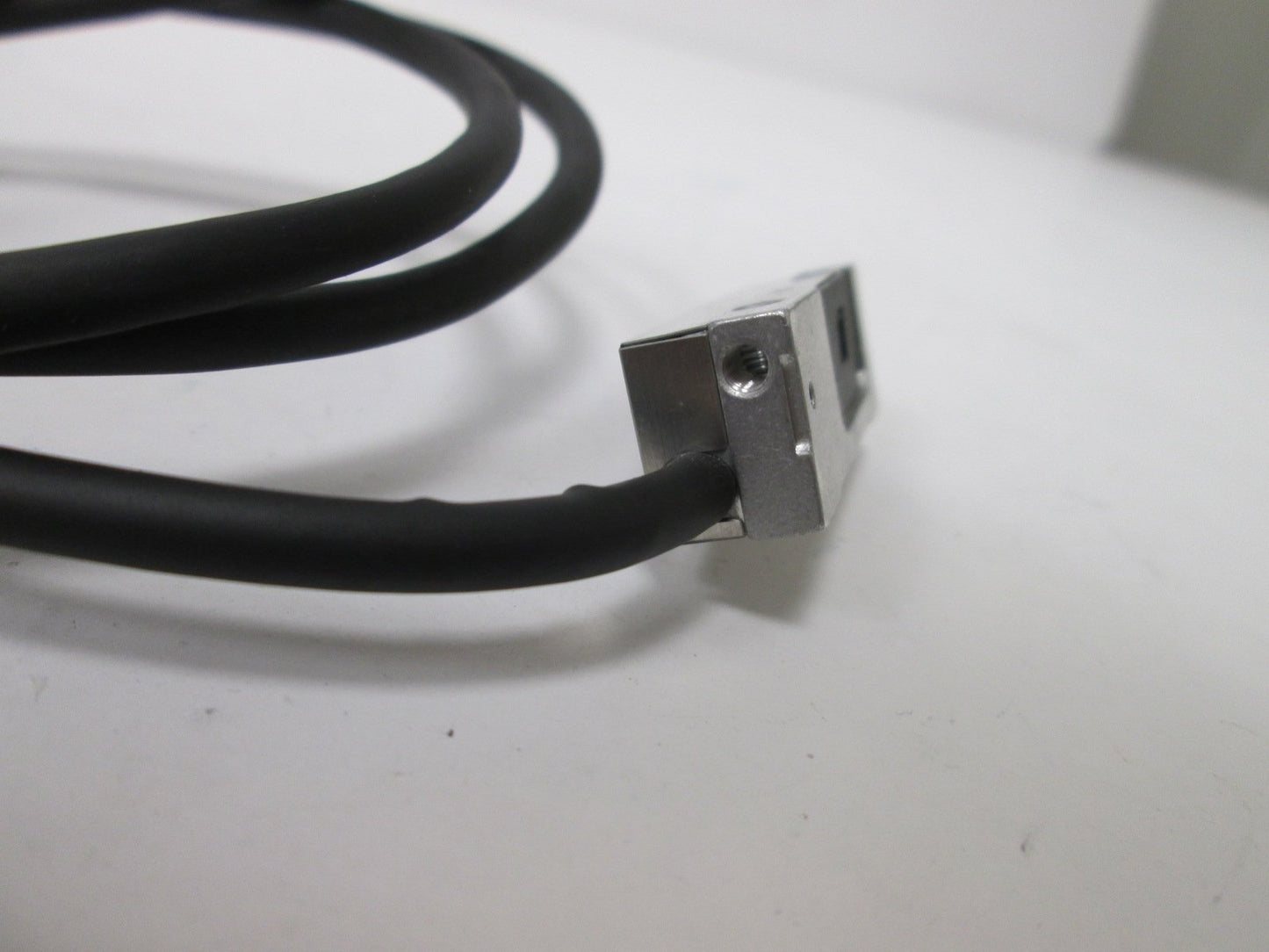 Used Renishaw RGH25U30J00A Optical Incremental Linear Encoder Readhead *Plug Cut*