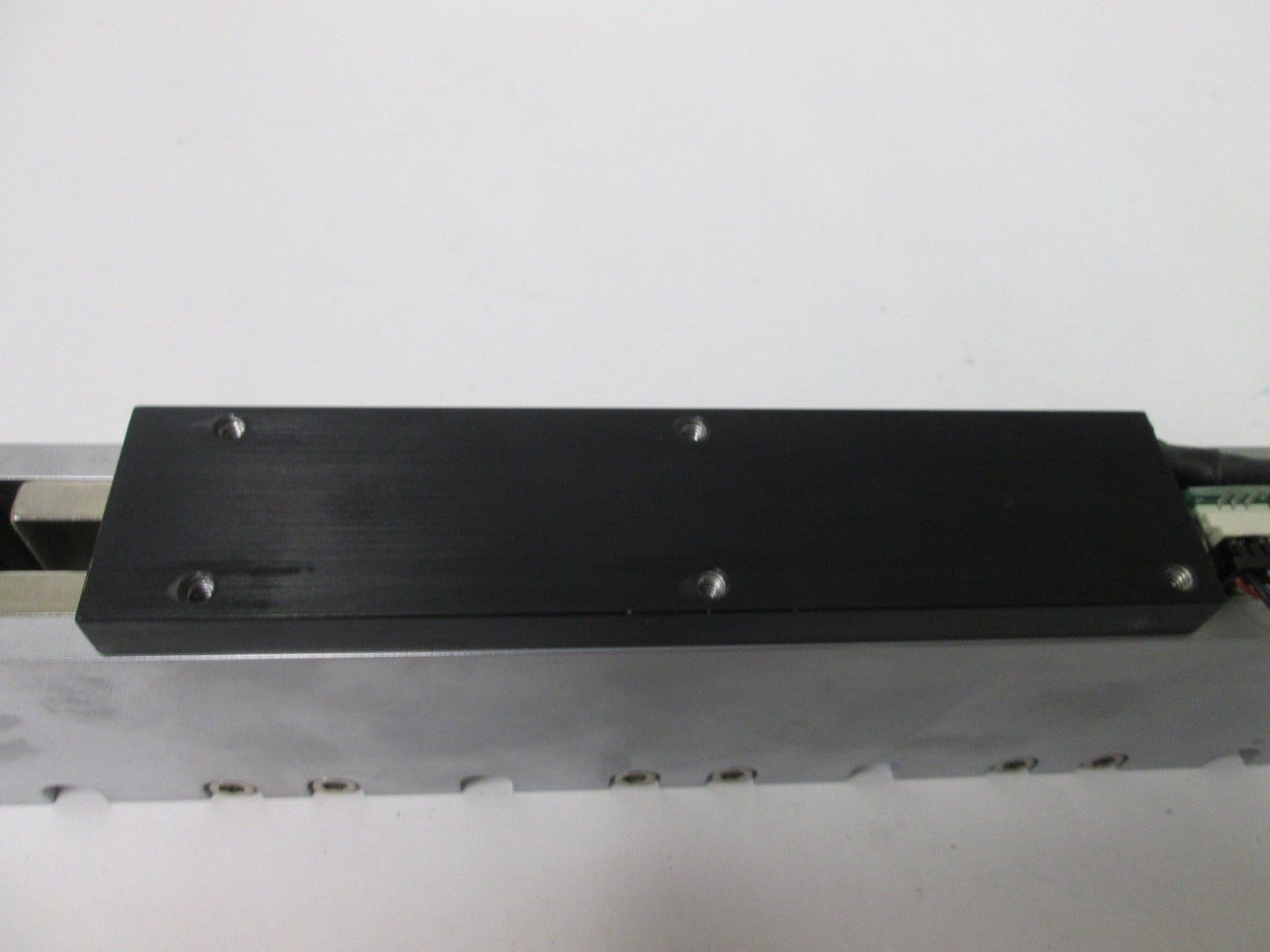 Used Magnetic Linear Rail and Slide, Rail Length 9.5", Slide Dimensions 5.25" x 1.25"