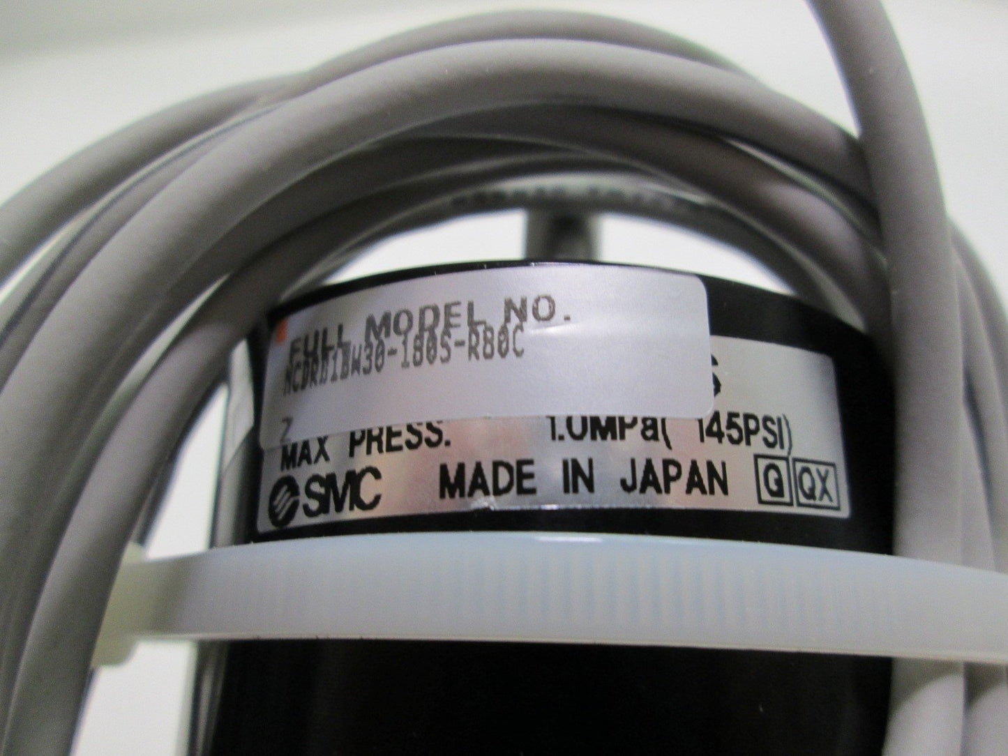 Used SMC NCDRB1BW30-180S-R80C Rotary Actuator 270 Degree Rotation 0.312" Shaft