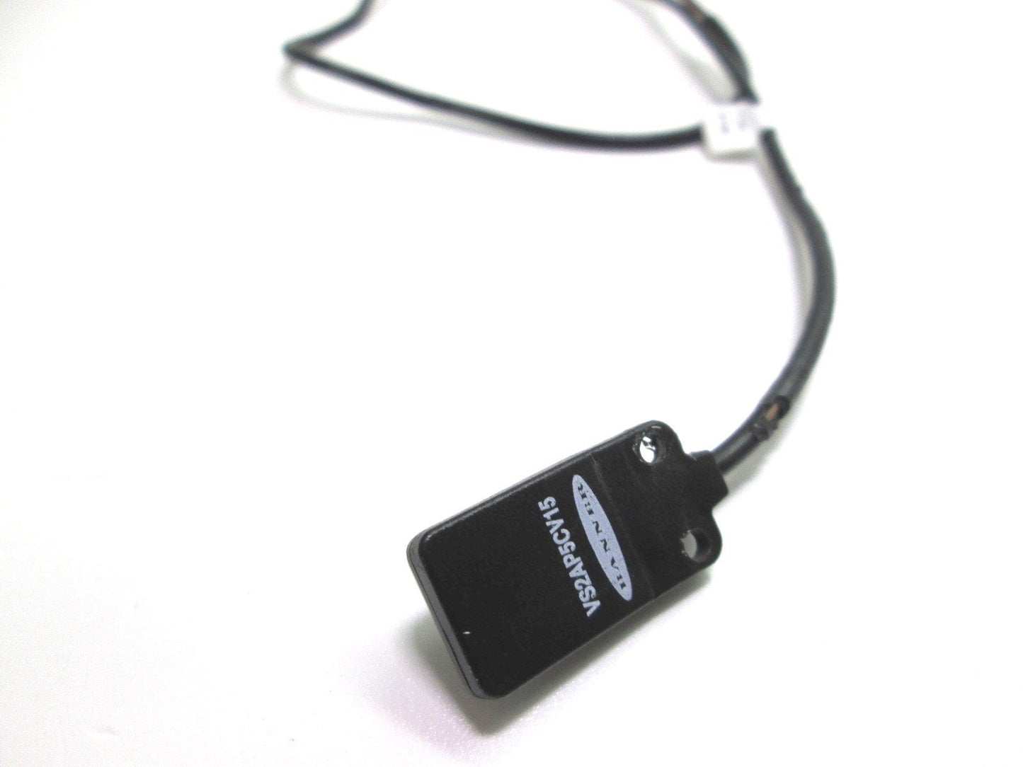 Used Banner VS2AP5CV15 Convergent Sensor VS2 Series 10-30VDC DC PNP Output 15mm Range