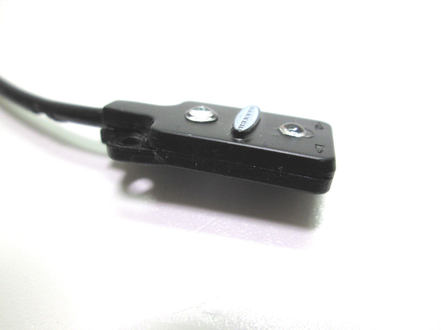 Used Banner VS2AP5CV15 Convergent Sensor VS2 Series 10-30VDC DC PNP Output 15mm Range