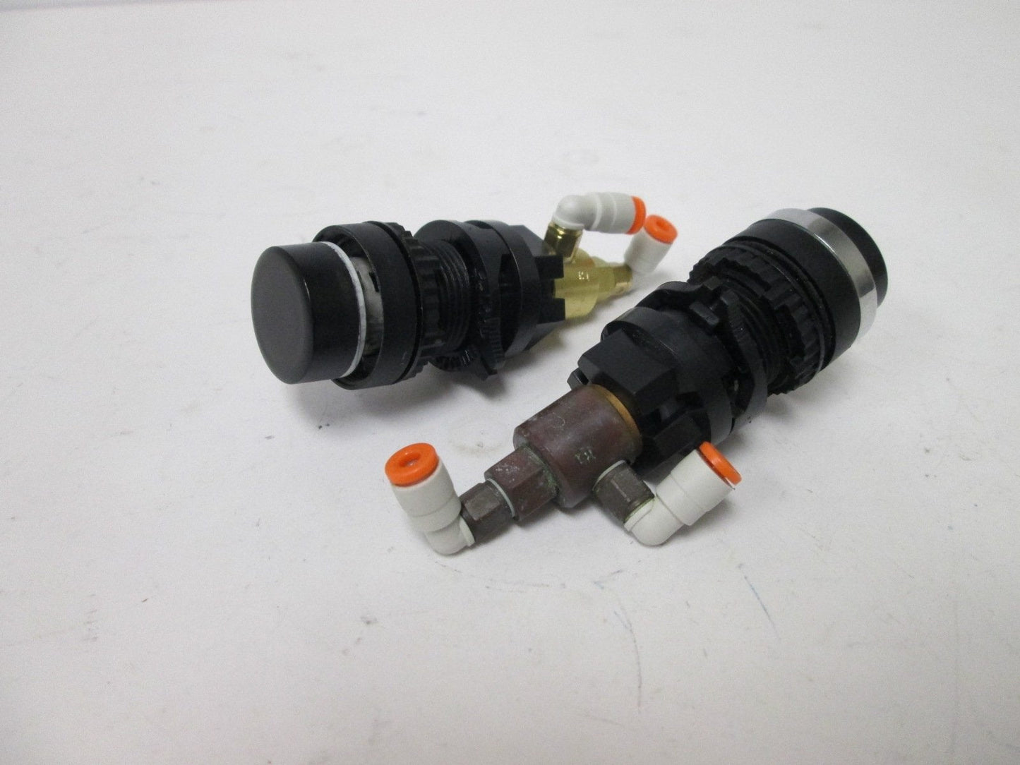 Used Lot of 2 Clippard Stem Valves, Two-Way, Pushbutton Actuator, 1/8 Tube Connection