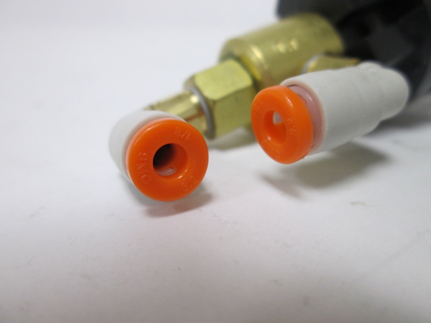 Used Lot of 2 Clippard Stem Valves, Two-Way, Pushbutton Actuator, 1/8 Tube Connection