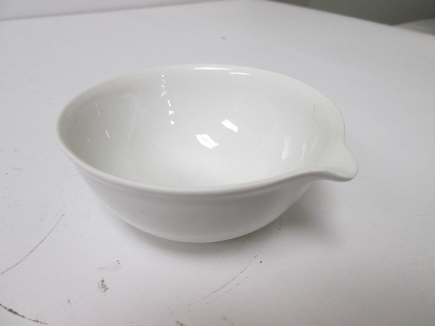 Used Lot of 6 Porcelain Evaporating Basins, Capacity: 120mL 4.05 oz, Diameter: 94mm